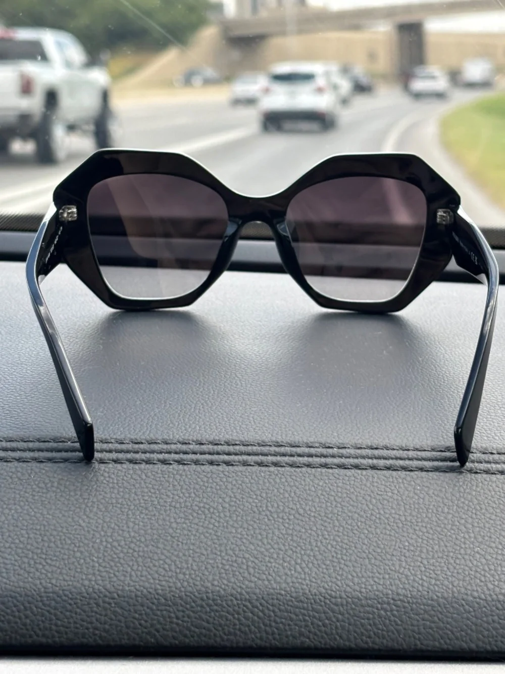 Like new Prada geometric sunglasses